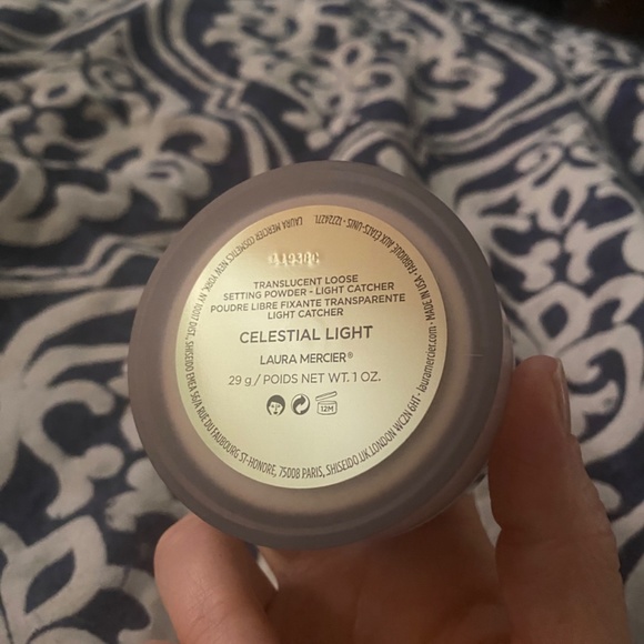 Laura Mercier translucent loose setting powder - Picture 2 of 2